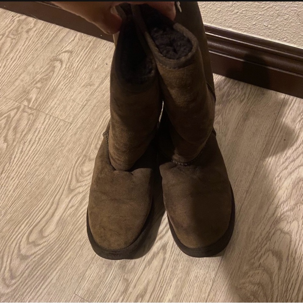 Women’s Brown Tall Uggs - Size W8
